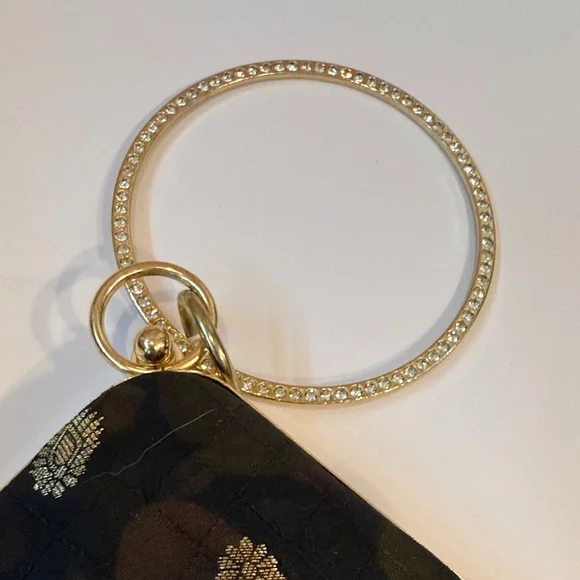 Floral Patterned Wrist Clutch with Gold Bling Ring - with shoulder strap - Picture 6 of 9